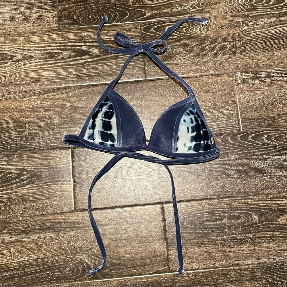 PINK Victoria's Secret Blue and White Bikini Top